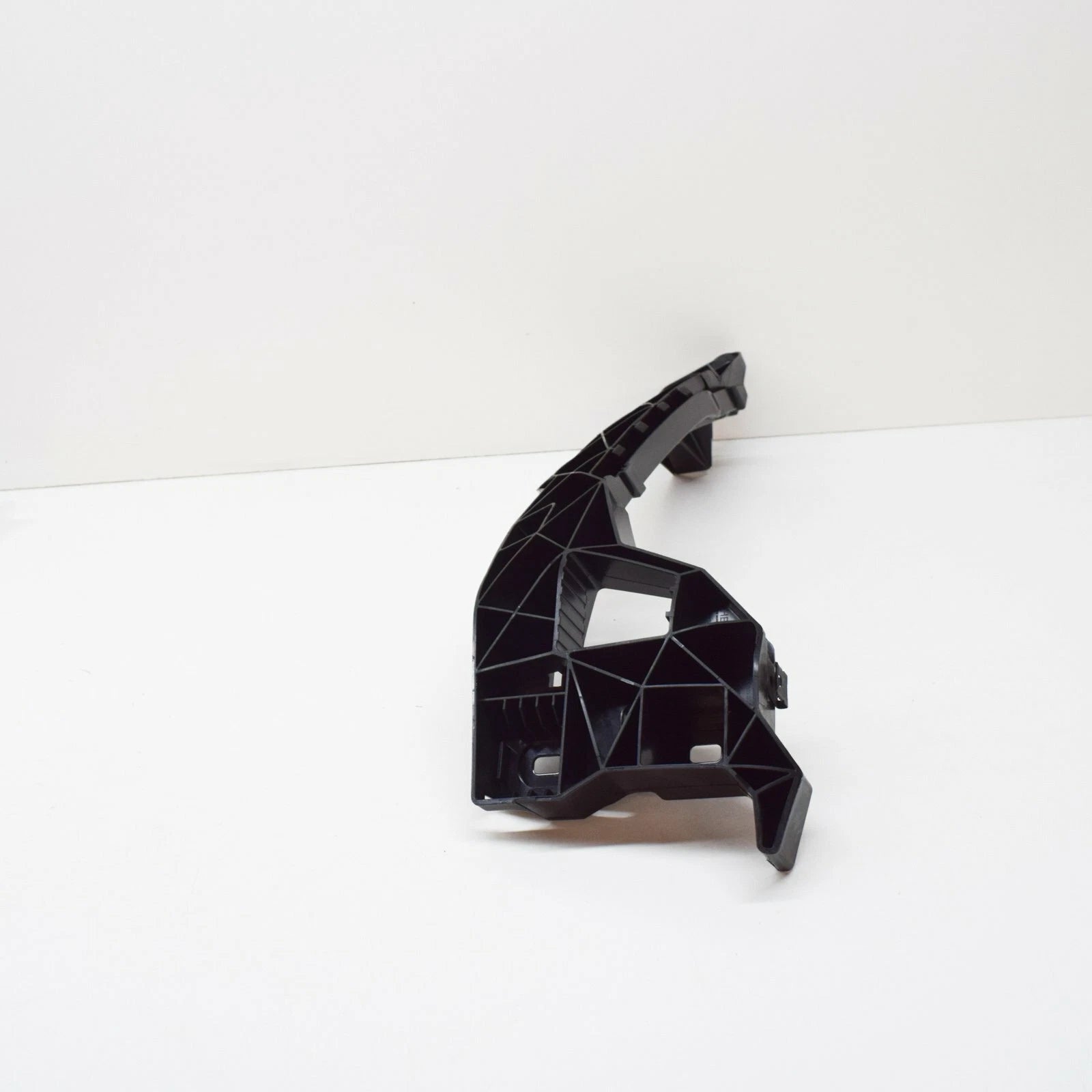 NEW AUDI Q2 FRONT RIGHT MAIN BEAM HEADLIGHT MOUNTING 81A805608C ORIGINAL