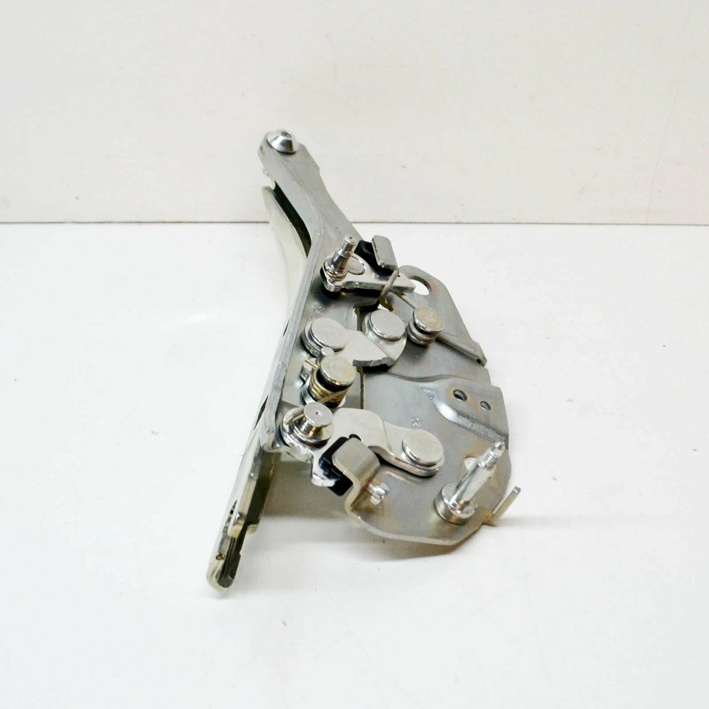 NEW VOLKSWAGEN TIGUAN AD FRONT RIGHT BONNET HOOD HINGE 5NA823302G ORIGINAL