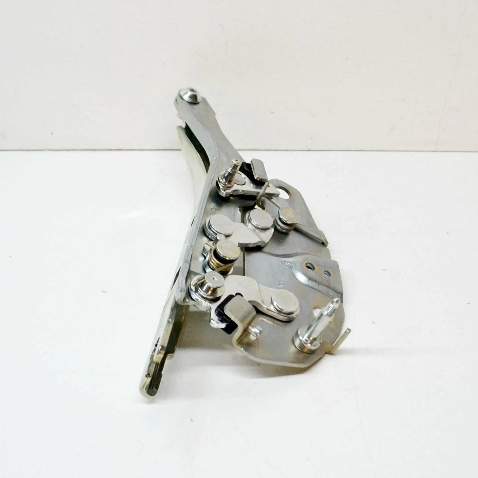 NEW VOLKSWAGEN TIGUAN AD FRONT RIGHT BONNET HOOD HINGE 5NA823302G ORIGINAL