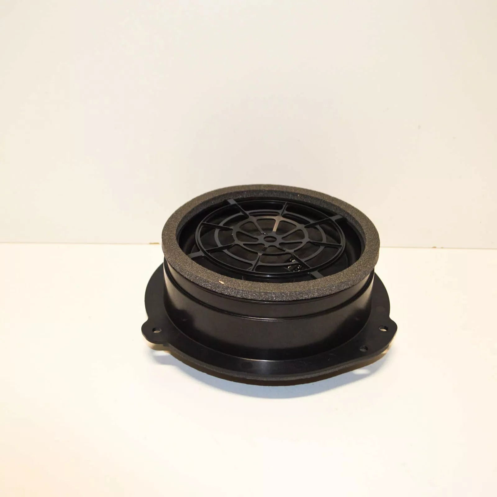 NEW AUDI A4 B9 REAR DOOR SPEAKER 8W5035411A ORIGINAL