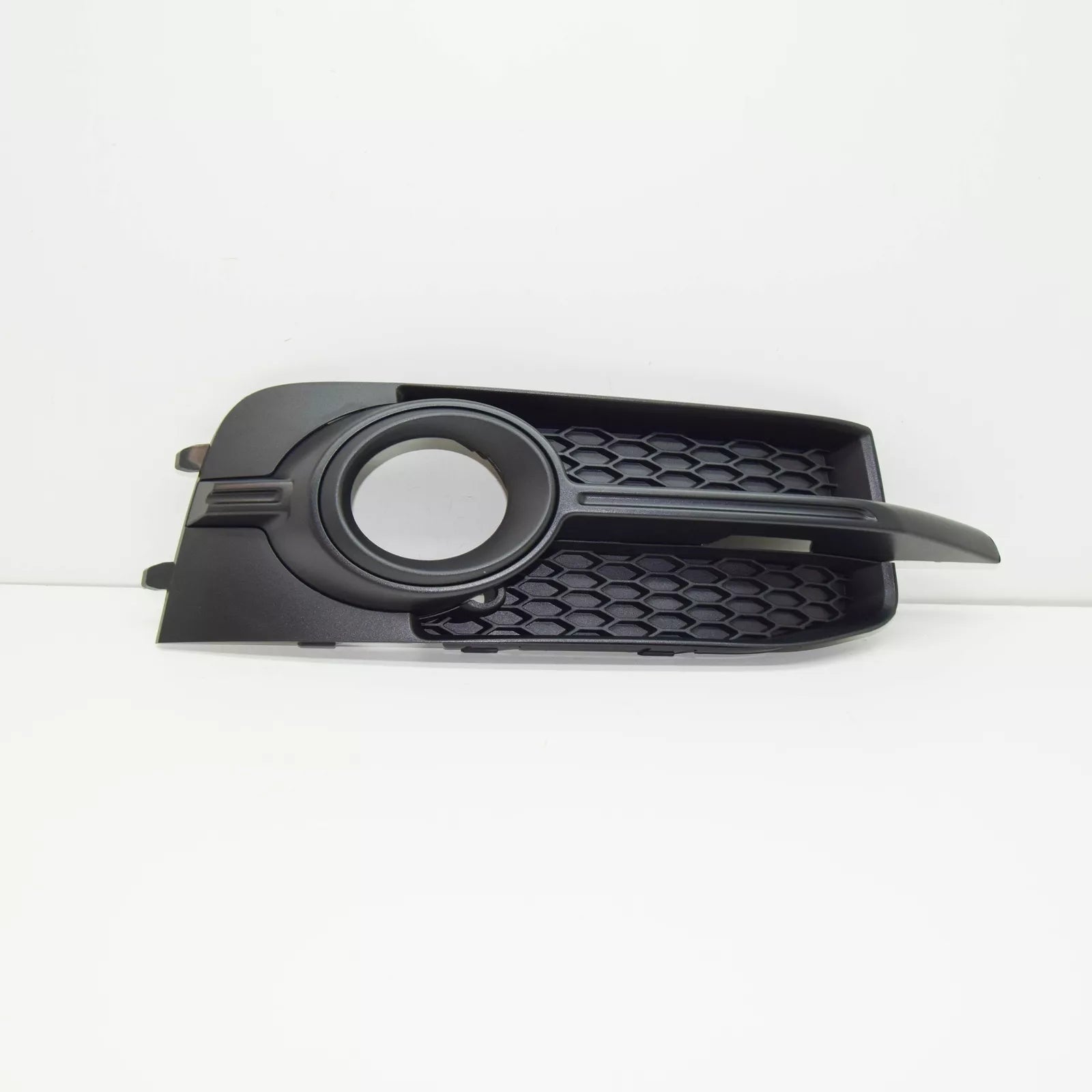 NEW AUDI A1 8X RIGHT FOG LIGHT GRILLE S-LINE 8X0807682B01C 8X0807682B ORIGINAL