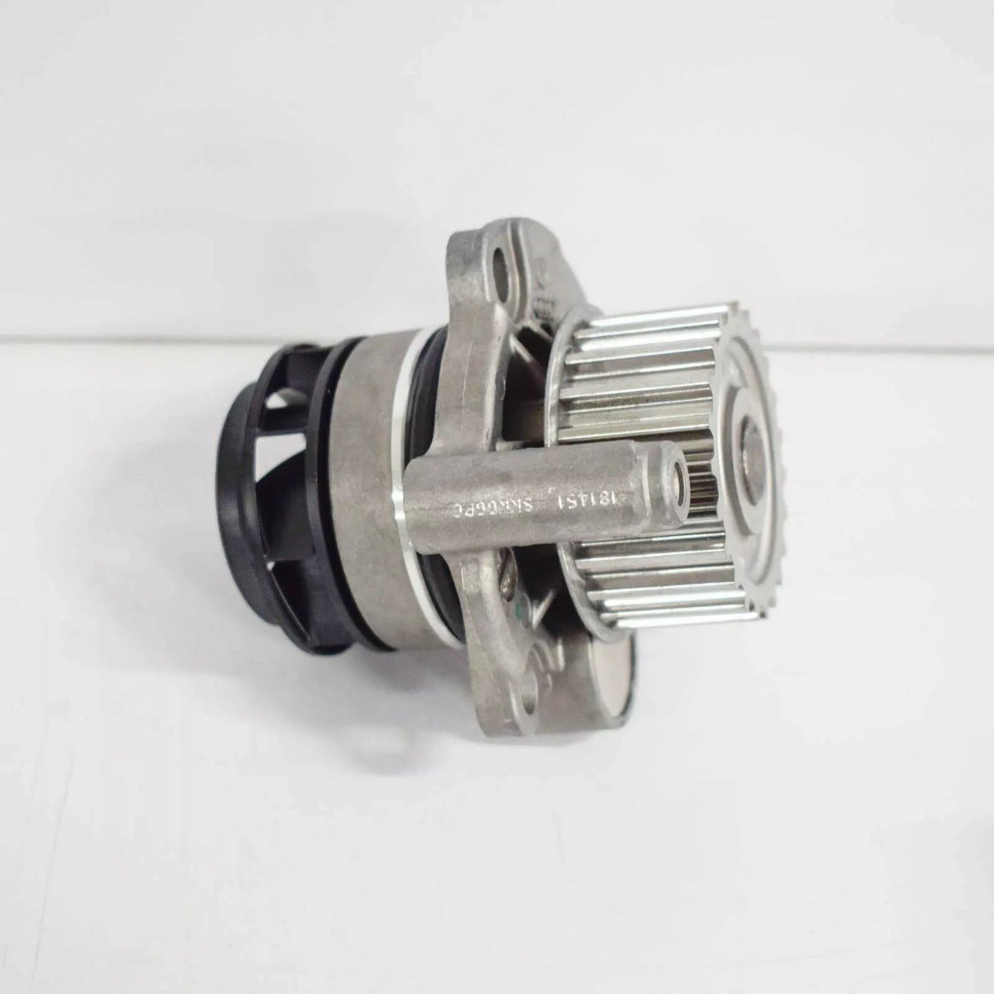 NEW AUDI A4 B6 WATER PUMP 06A121012G 1.8 T 120KW ORIGINAL