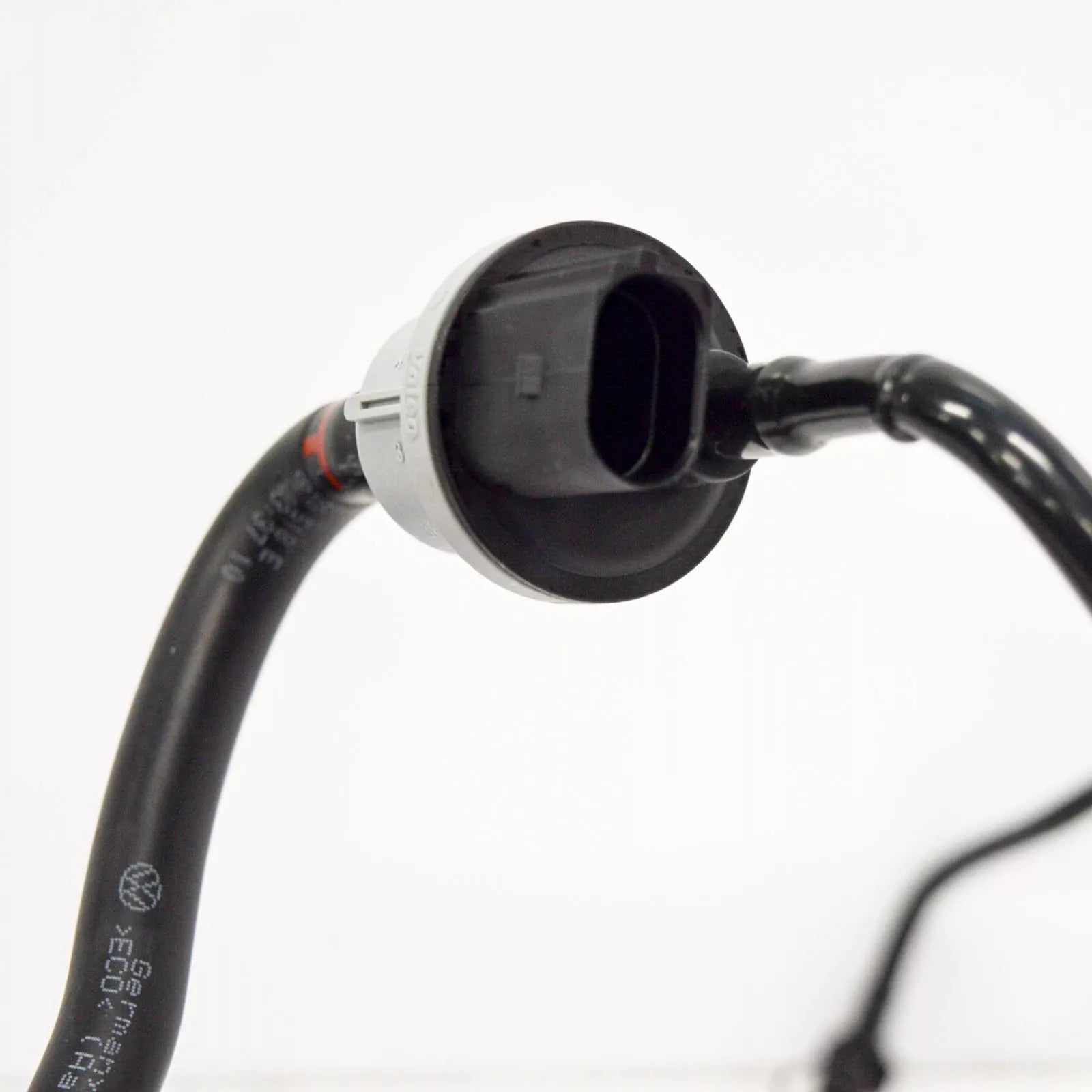 NEW AUDI Q2 CONNECTION PIPE HOSE 04E133366CT ORIGINAL