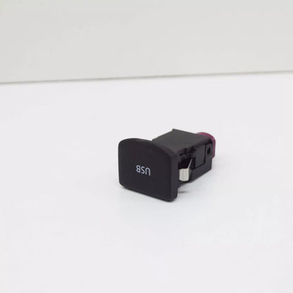 NEW VOLKSWAGEN POLO MK5 6R USB SOCKET WITH COVER 6C0035726C ORIGINAL