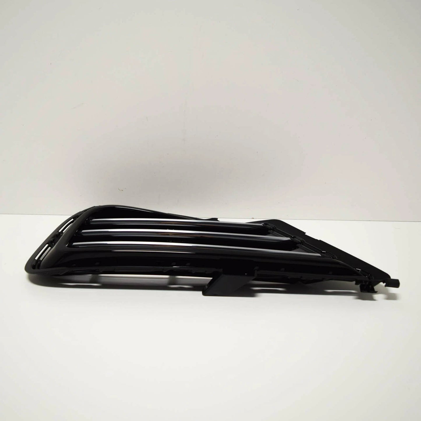 NEW VOLKSWAGEN TOAUREG 7P FRONT BUMPER LEFT GRILLE 7P6854661D041