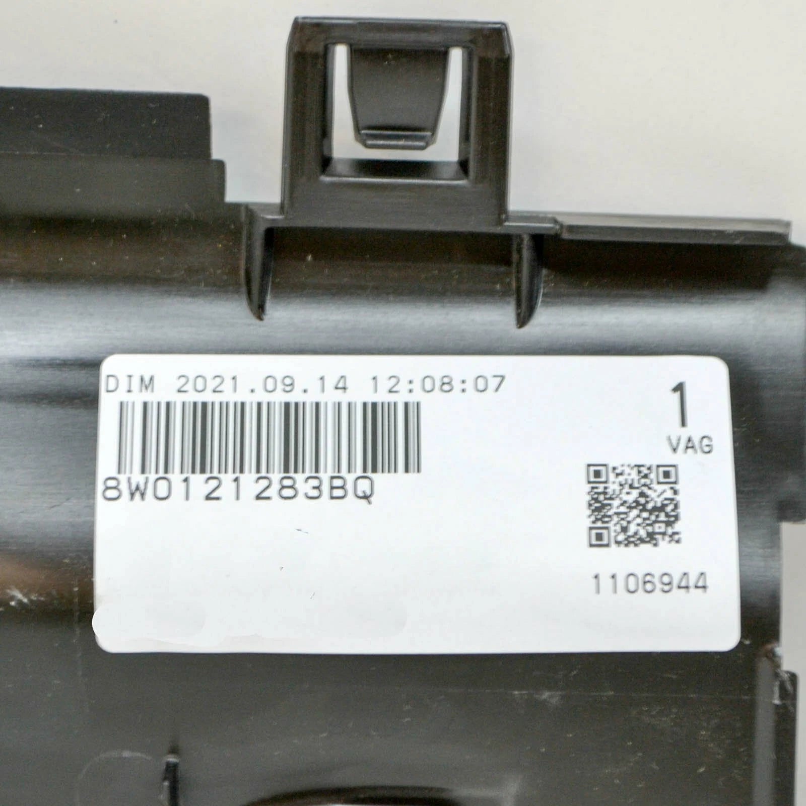 NEW AUDI A4 S4 B9 FRONT LEFT OUTER AIR DEFLECTOR 8W0121283BQ ORIGINAL