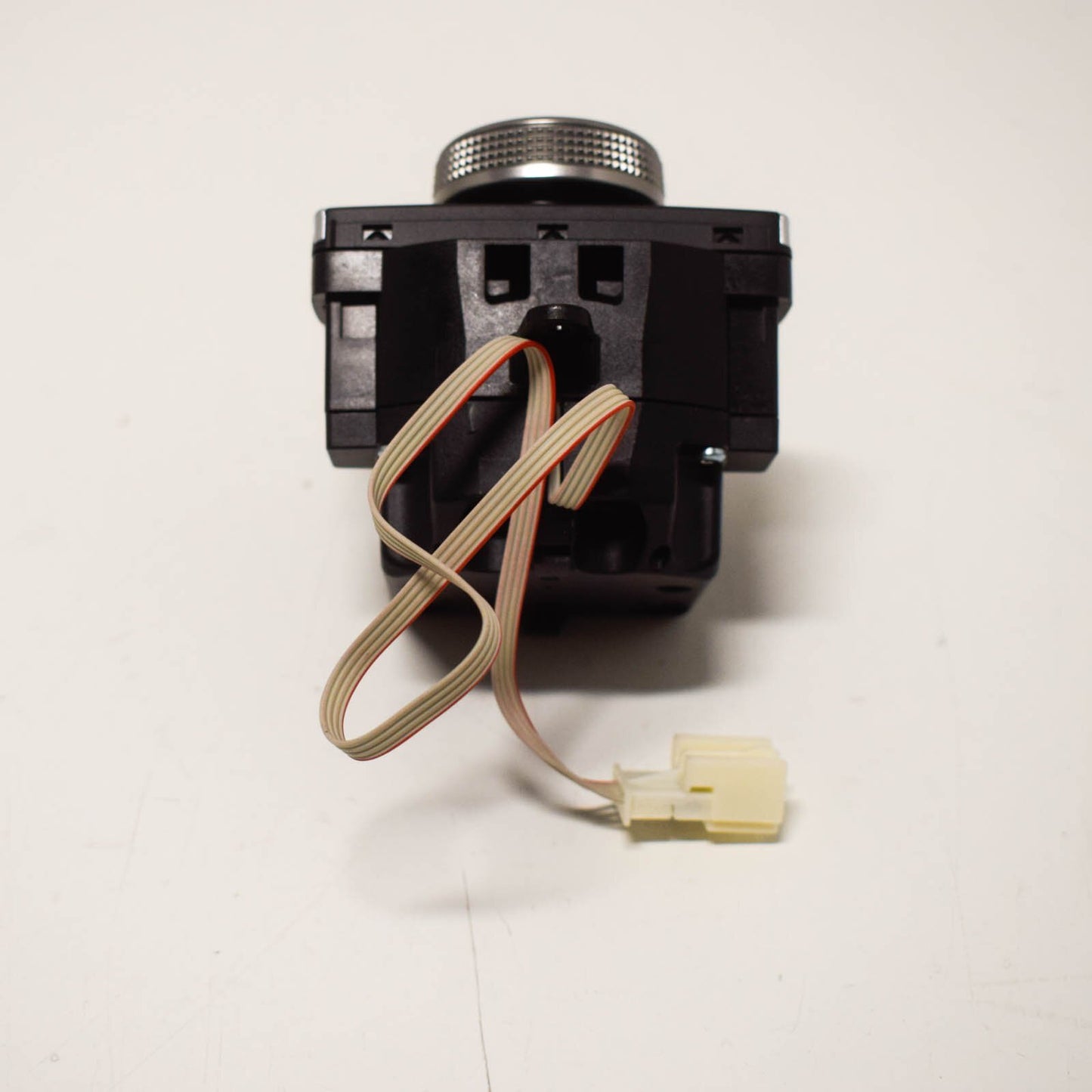 NEW MB C W204 CENTER CONSOLE STERIO CONTROL SWITCH A2048700579 ORIGINAL