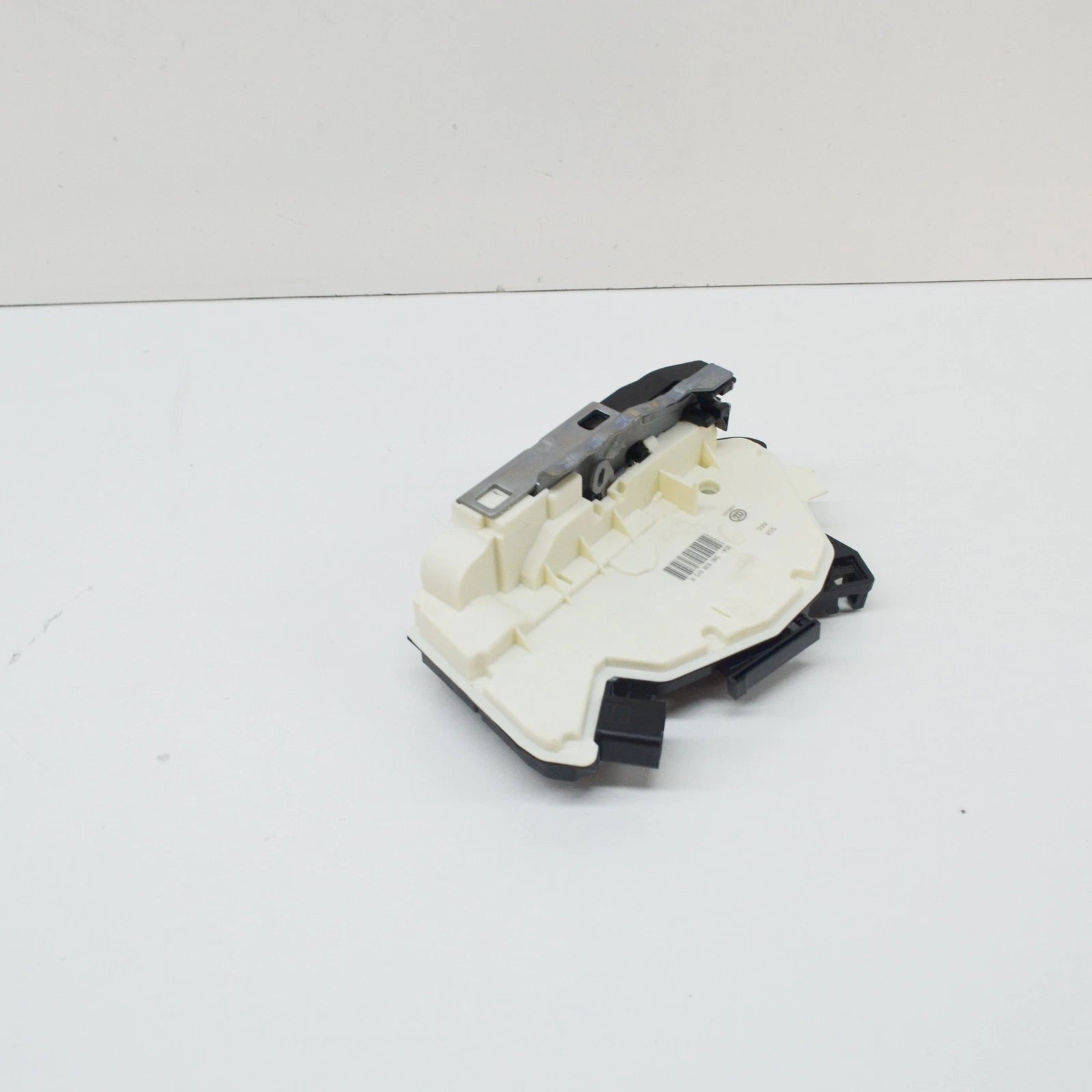 NEW VOLKSWAGEN AMAROK REAR LEFT DOOR LOCK 5N0839015R