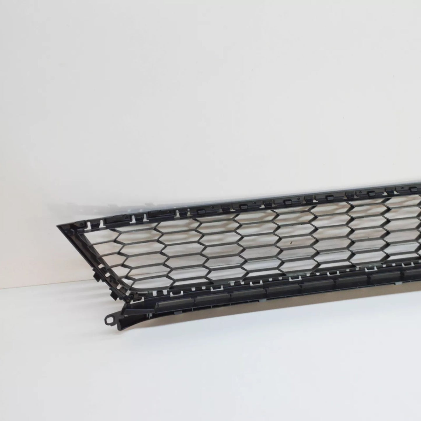 NEW VOLKSWAGEN SCIROCCO FRONT BUMPER LOWER GRILLE 1K8853677E9B9 2015 ORIGINAL