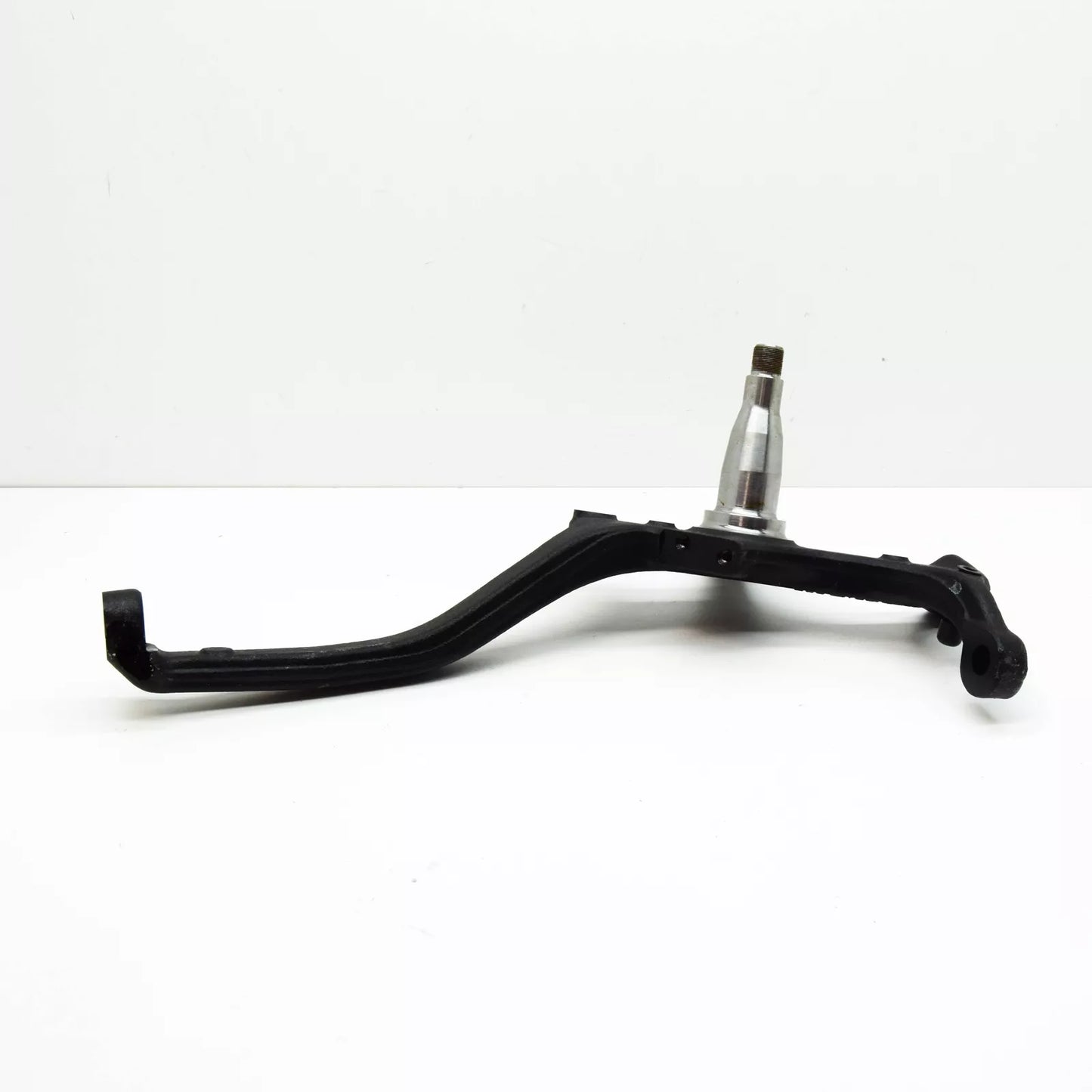 NEW MERCEDES-BENZ SLK R170 FRONT RIGHT STEERING KNUCKLE A2023300120 ORIGINAL