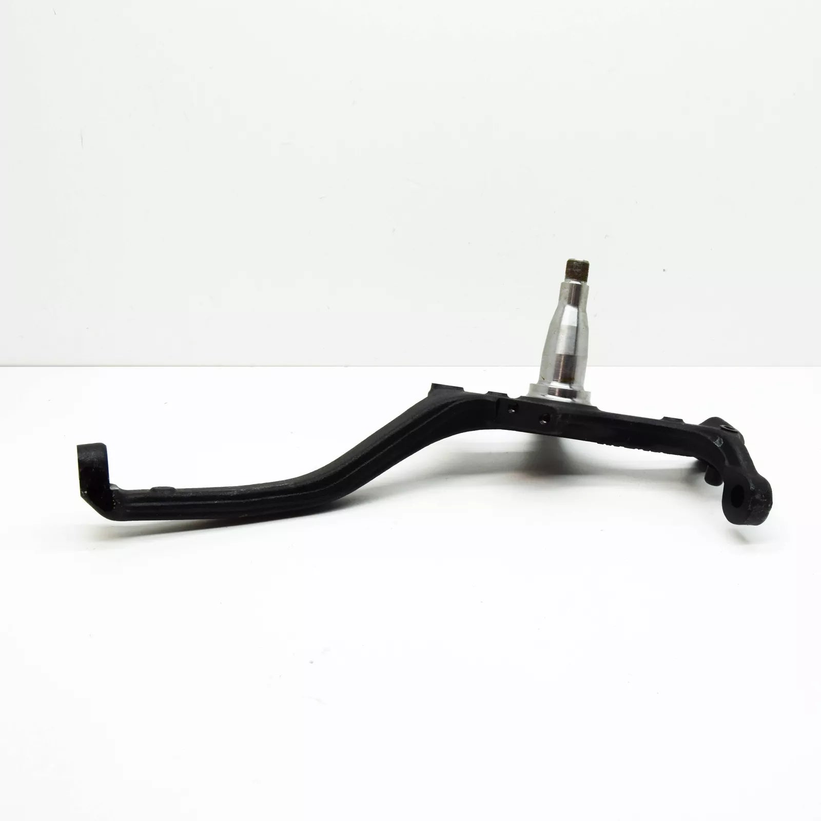 NEW MERCEDES-BENZ SLK R170 FRONT RIGHT STEERING KNUCKLE A2023300120 ORIGINAL