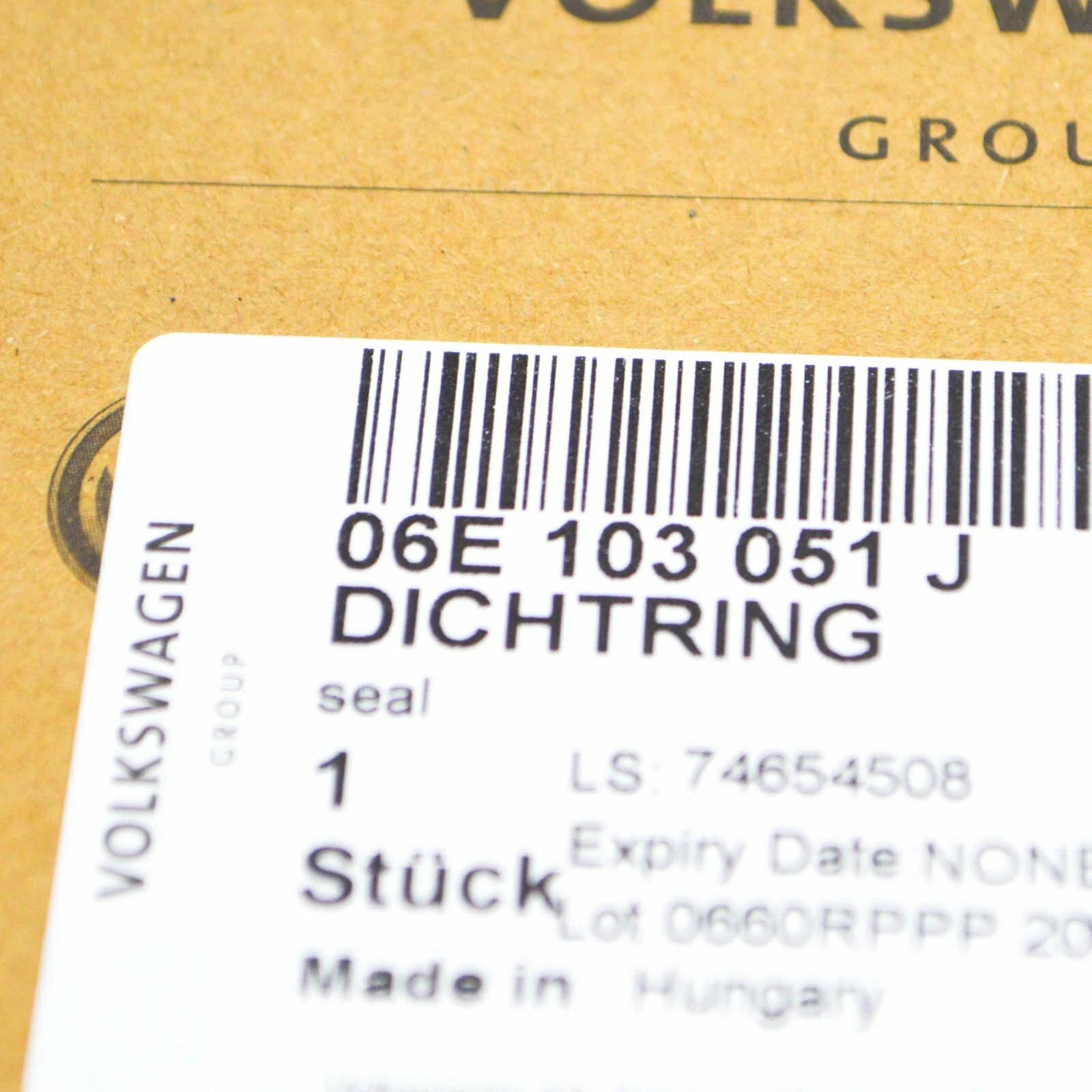 NEW AUDI A6 C8 ENGINE CRANKCASE SHAFT OIL SEAL RING 06E103051J