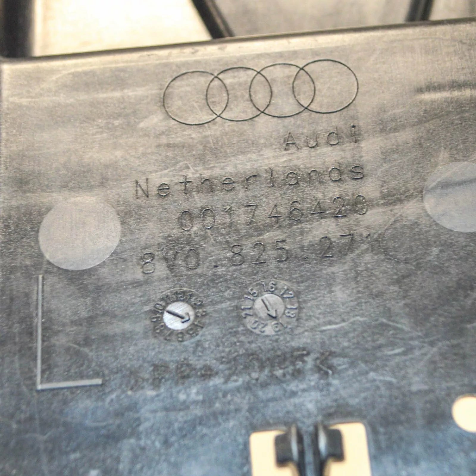 NEW AUDI A3 8V FRONT LEFT UNDERCOVER PANEL 8V0825271