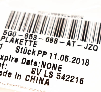 NEW VOLKSWAGEN GOLF MK7 RIGHT FENDER GTI EMBLEM 5G0853688ATJZQ ORIGINAL