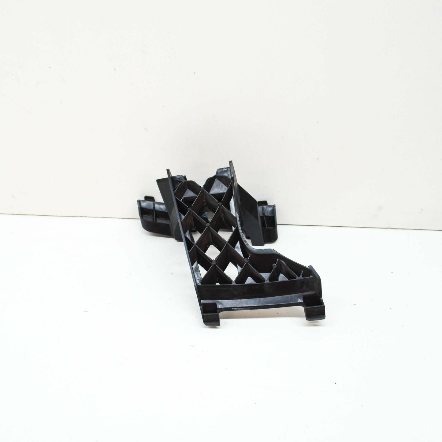 NEW VOLKSWAGEN SHARAN 7N FRONT LEFT BUMPER BRACKET 7N0807723 ORIGINAL