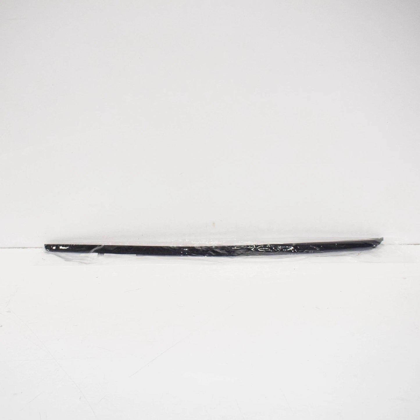 NEW AUDI A4 B9 FRONT WINDSCREEN RIGHT WEATHERSTRIP MOLDING 8W0854328C9B9