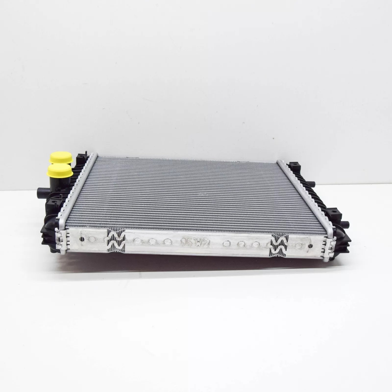 NEW AUDI R8 4S LEFT ENGINE ADDITIONAL COOLER FOR COOLANT 4S0121252B ORIGINAL