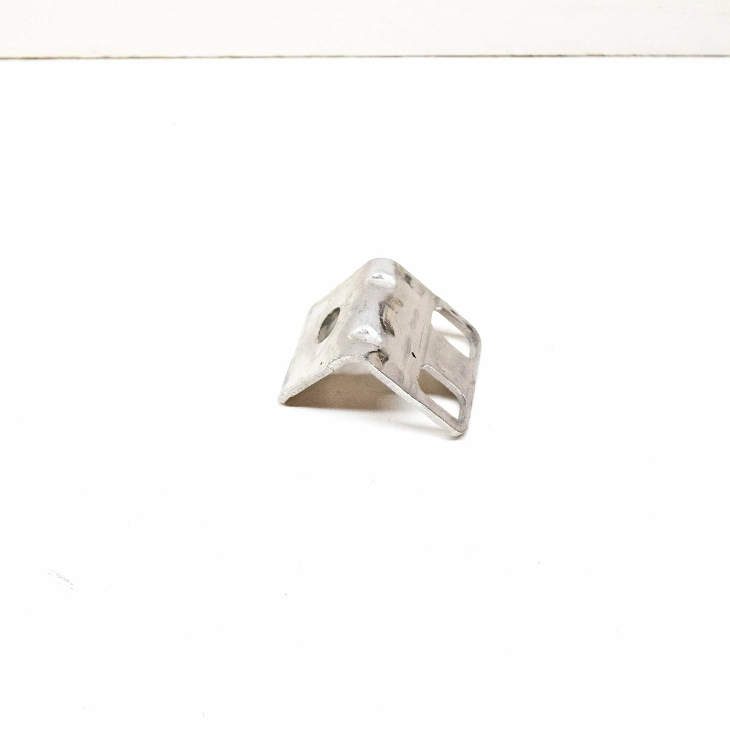 NEW AUDI Q7 4M RIGHT LOWER RADIATOR BRACKET 4M0804286 ORIGINAL