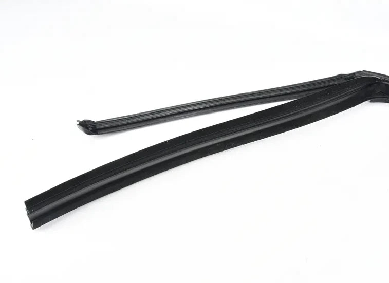 NEW BMW X5 F15 REAR LEFT DOOR WINDOW GUIDE 51357289667 7289667 ORIGINAL