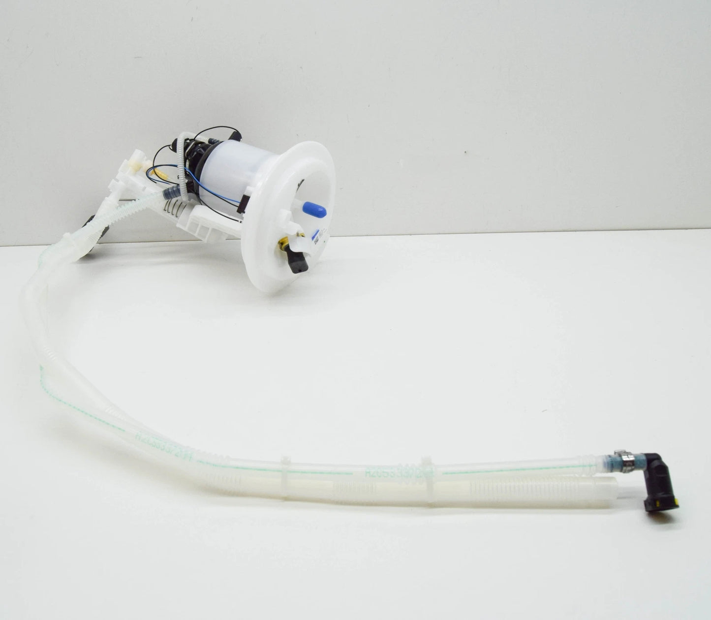 NEW MERCEDES-BENZ C W204 FUEL PUMP ASSEMBLY A2044704494 ORIGINAL