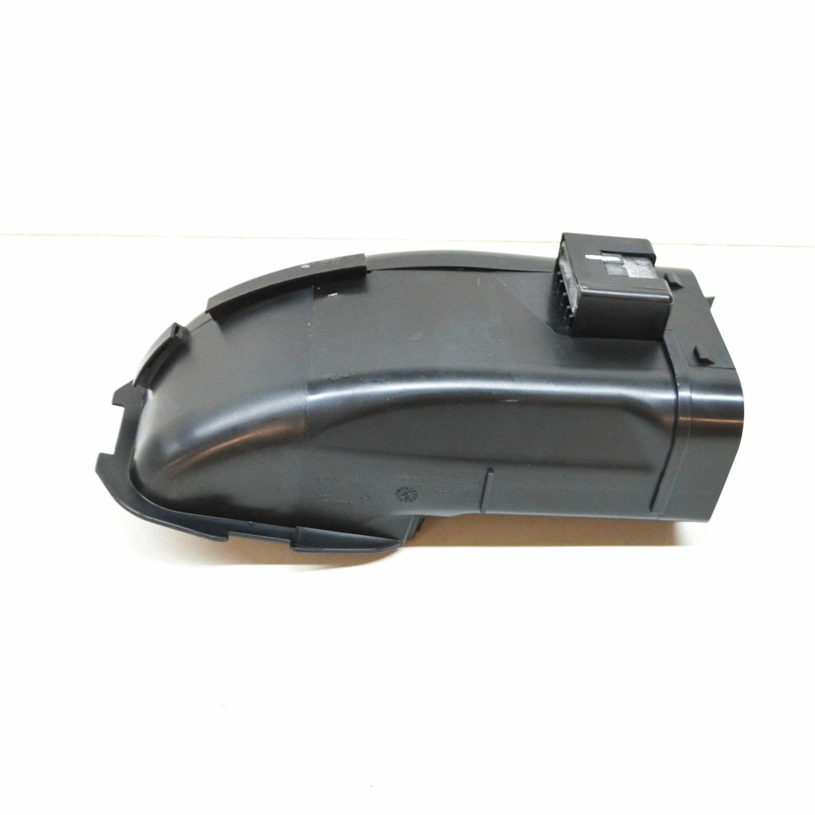 NEW BMW M5 F90 RIGHT ENGINE AIR INTAKE DUCT TUBE 13717852377 7852377 ORIGINAL