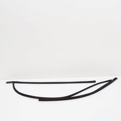 NEW BMW 8 E31 WINDSCREEN WEATHERSTRIP 51318108043 8108043 ORIGINAL