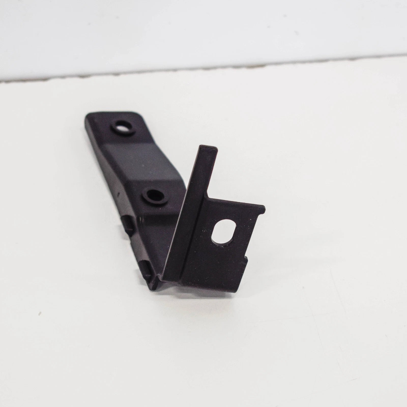 NEW AUDI A6 C6 RS6 FRONT LEFT COVER BRACKET 4F0853921A