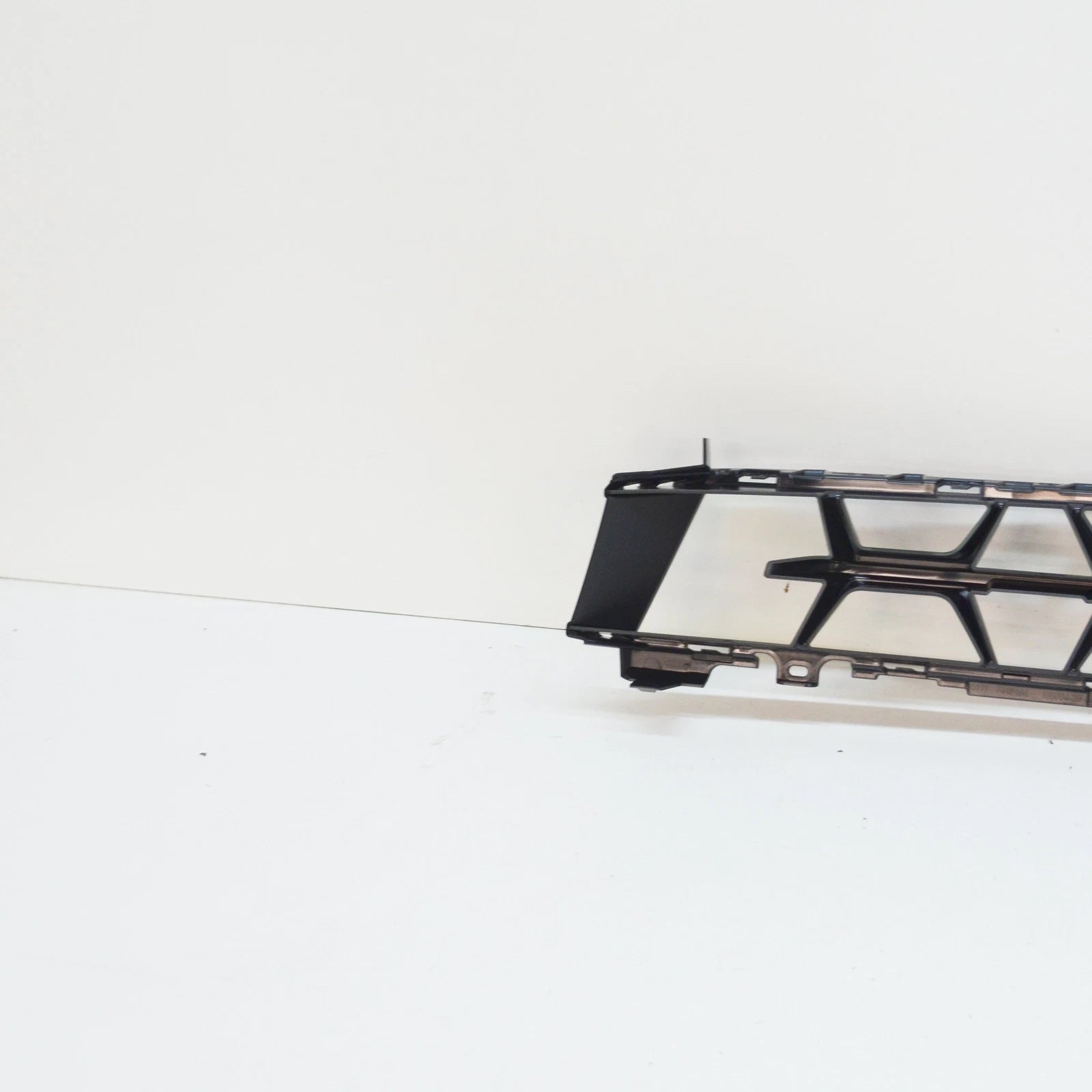 NEW BMW X6G06 FRONT CENTER LOWER BUMPER GRILLE 7446164 51117446164 ORIGINAL