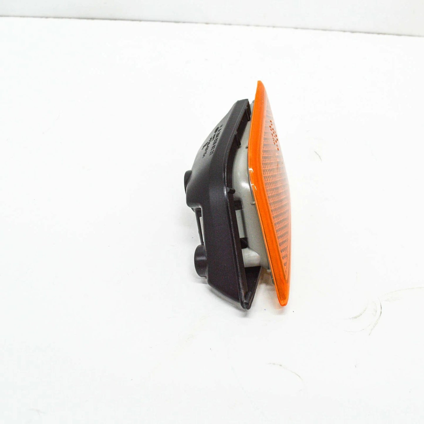 NEW MB C-CLASS W204 FRONT BUMPER RIGHT MARKER LIGHT A2048200221 ORIGINAL