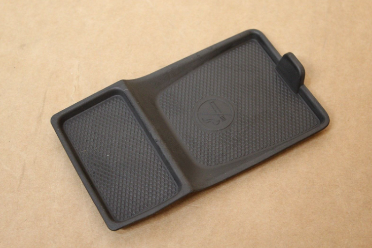 new mercedes-benz e w213 center console stowage comp. insert a2136890100