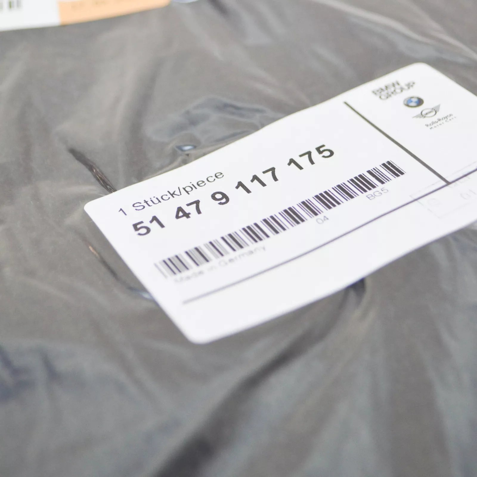 NEW BMW 5 E60 FRONT LEFT FLOOR MAT 51479117175 9117175 ORIGINAL