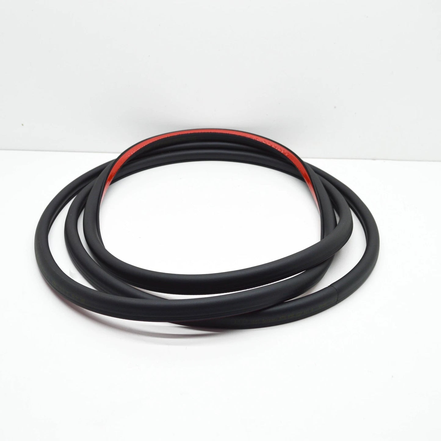 NEW AUDI Q3 F3 FRONT LEFT DOOR SEALING 83A837911A