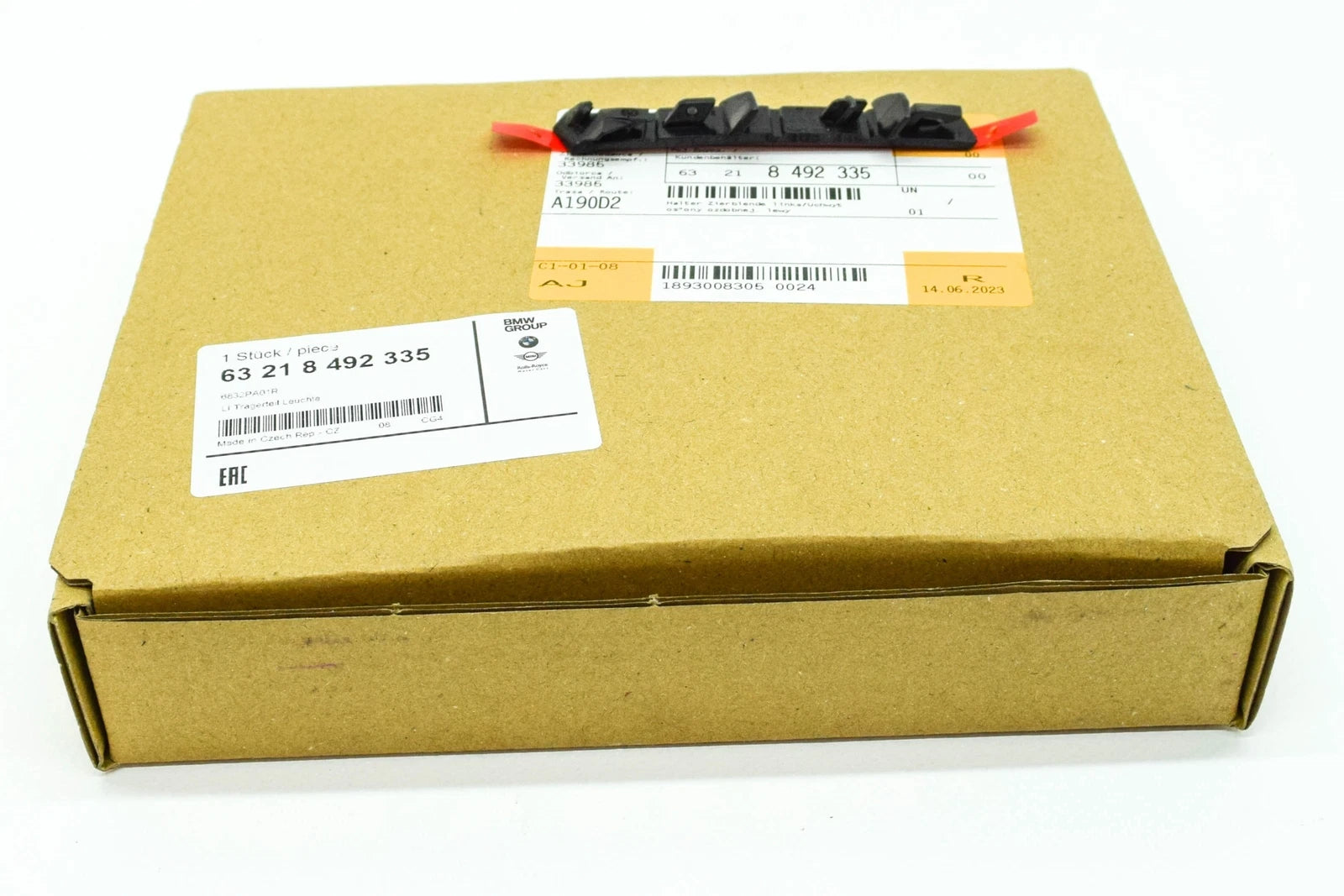 NEW BMW 7 G11 REAR LEFT TAILLIGHT FINISHER BRACKET 63218492335 ORIGINAL