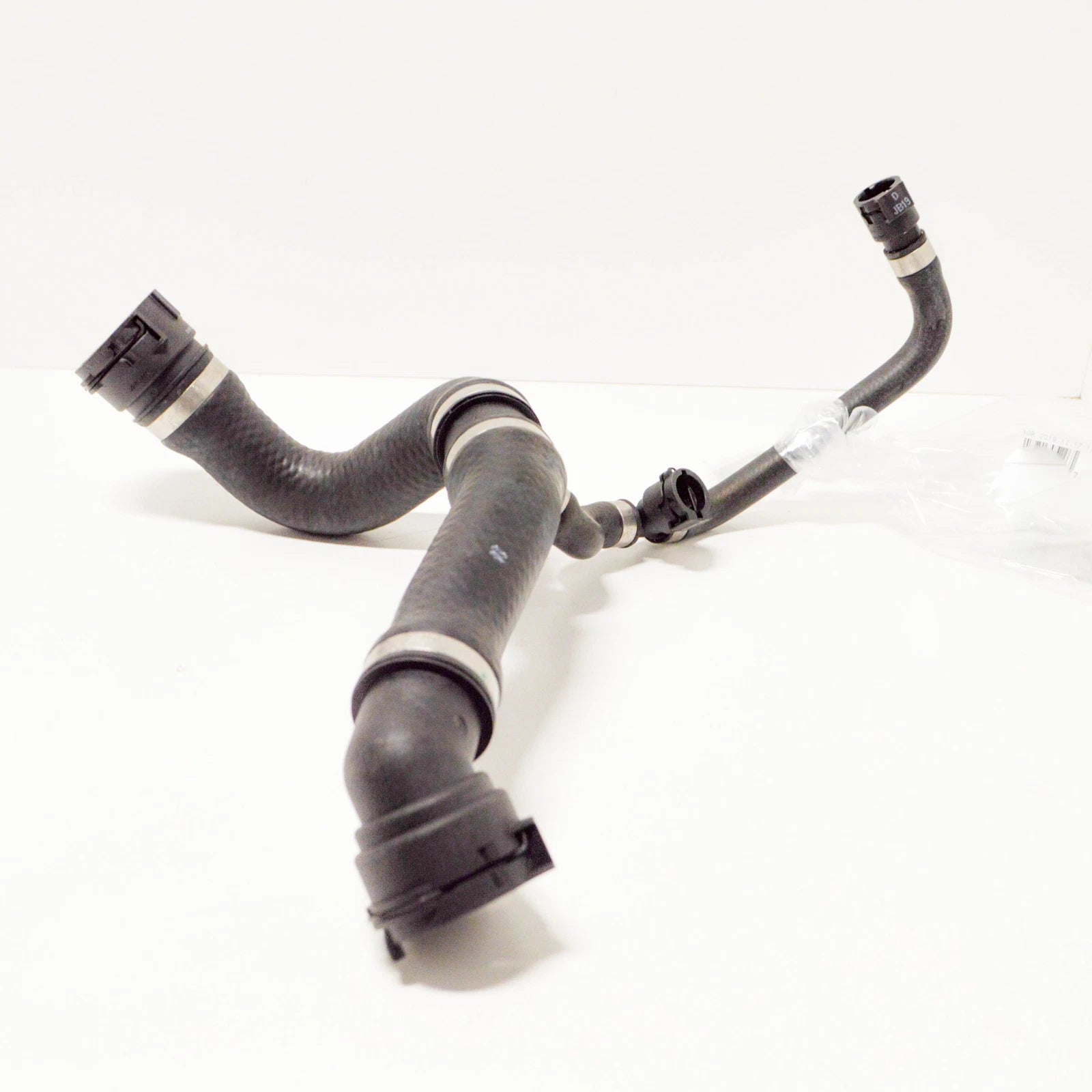 NEW BMW 7 E38 RADIATOR WATER UPPER PIPE HOSE 740I PETROL 4.4 1711877 ORIGINAL