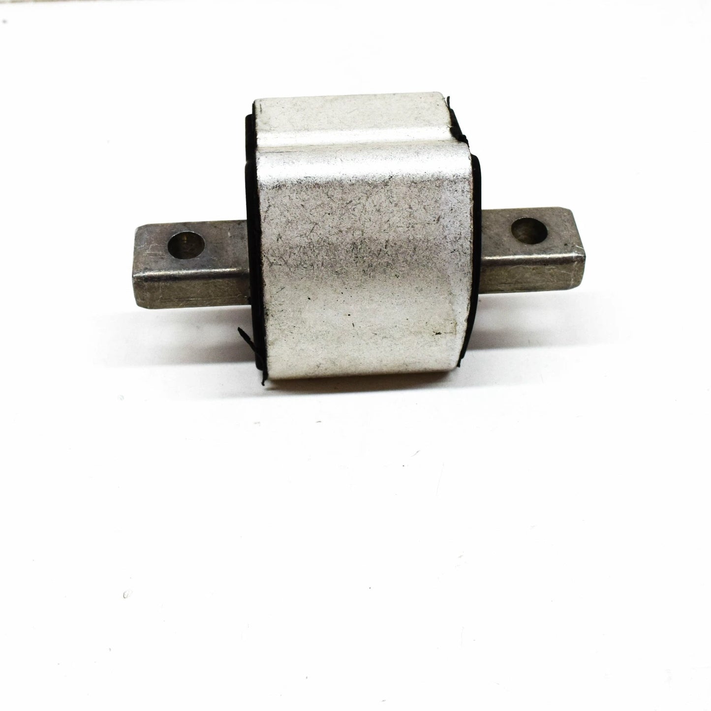 NEW MERCEDES-BENZ E W212 REAR GEARBOX TRANSMISSION MOUNT A2122400500 ORIGINAL