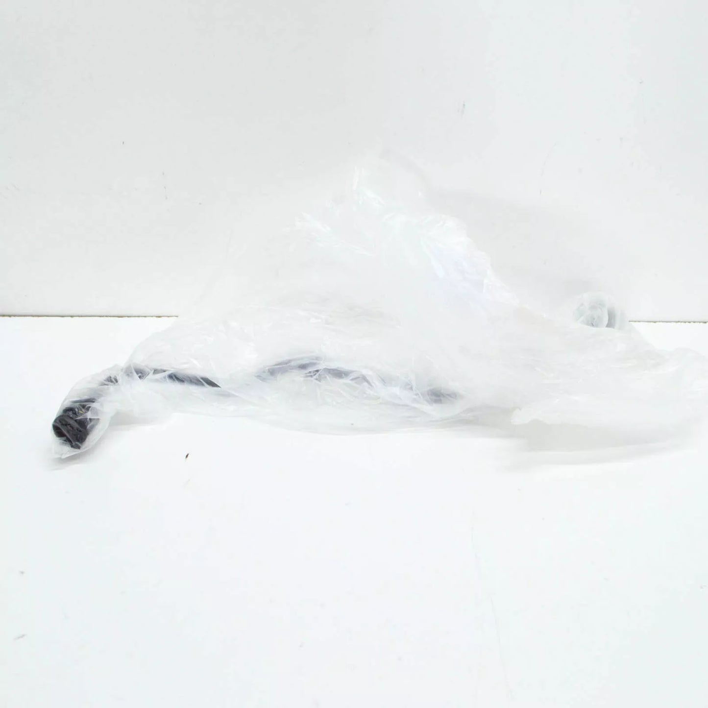 NEW BMW 7 G12 RADIATOR-EXPANSION TANK HOSE 17128602668 ORIGINAL