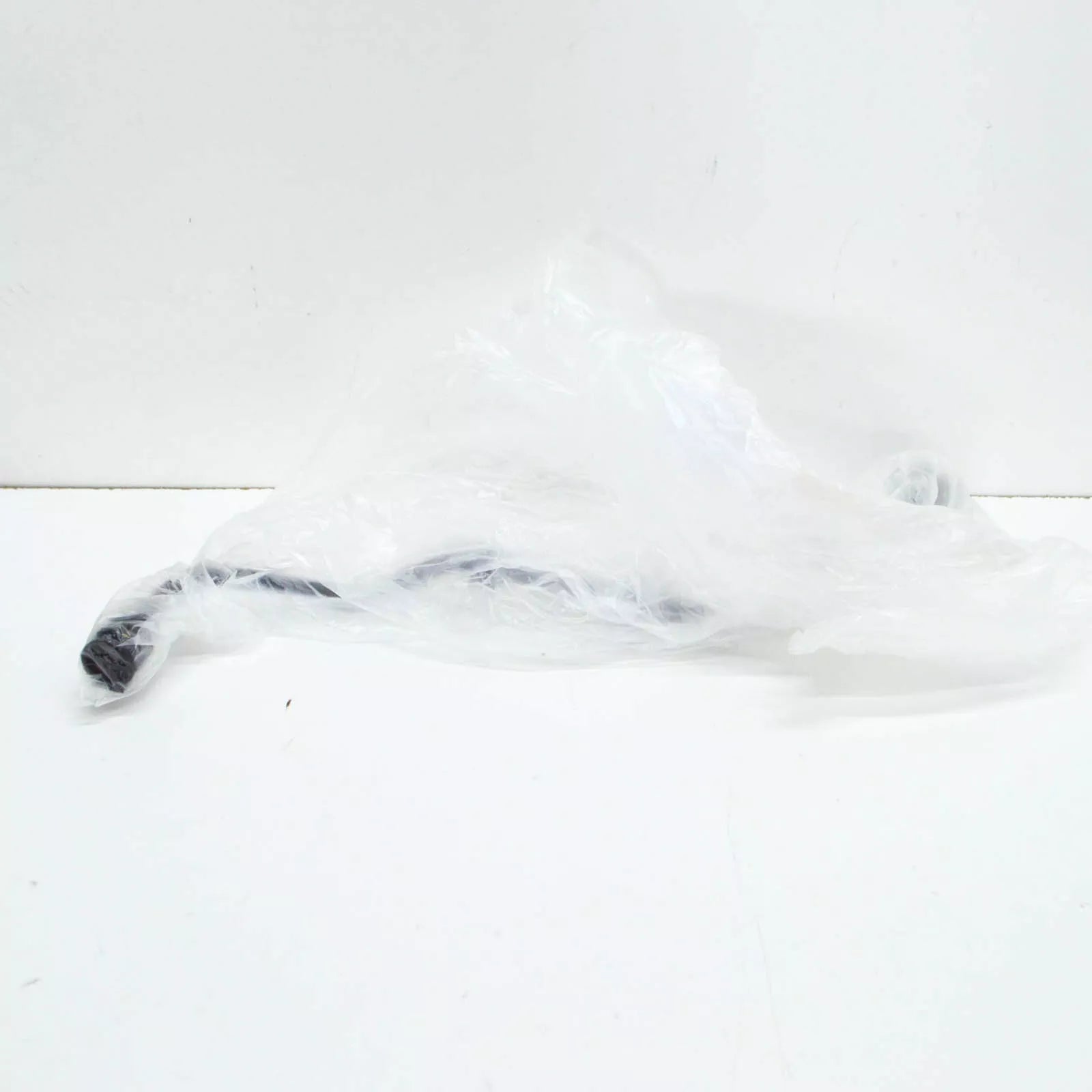 NEW BMW 7 G12 RADIATOR-EXPANSION TANK HOSE 17128602668 ORIGINAL