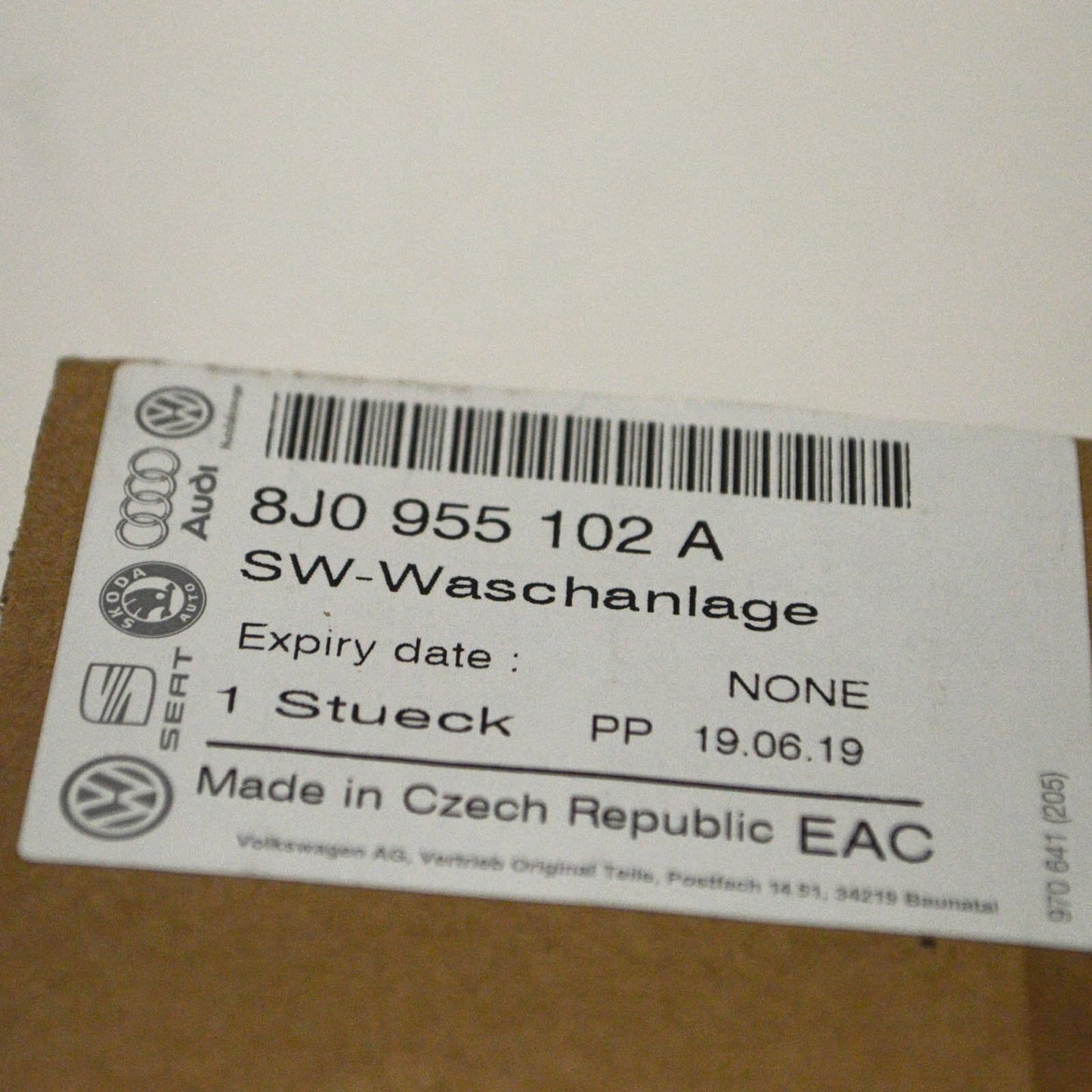 NEW AUDI TT 8J RIGHT HEADLIGHT WASHER SPRAY NOZZLE 8J0955102A