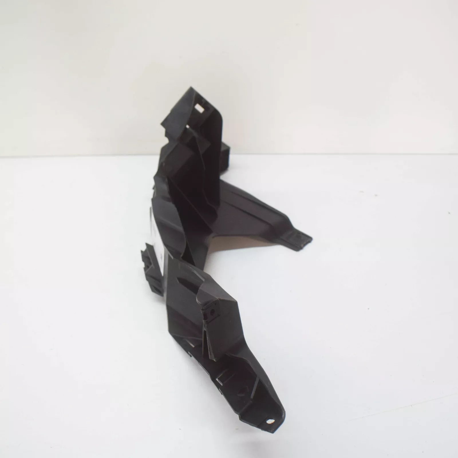 NEW AUDI A1 8X RIGHT HEADLIGHT BRACKET 8XA805608