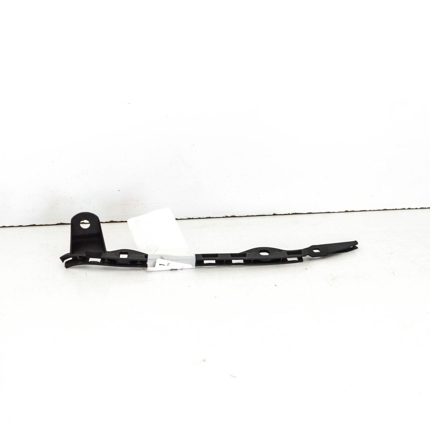 NEW MERCEDES-BENZ A W169 REAR BUMPER LEFT SIDE HOLDER A1698851363 ORIGINAL