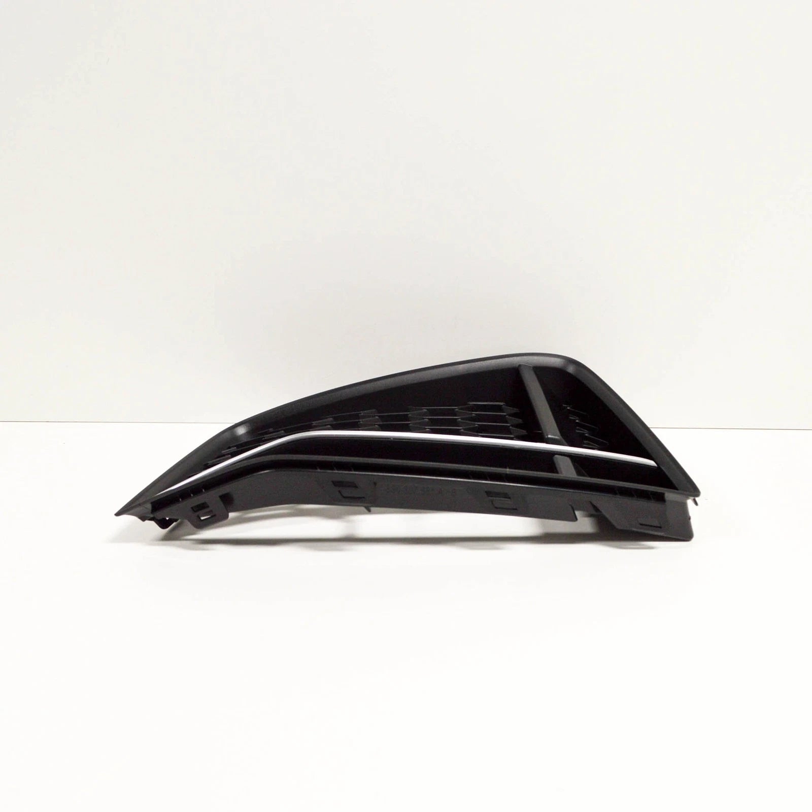 NEW AUDI TT FV FRONT BUMPER LEFT GRILLE 8S0807681A3Q7