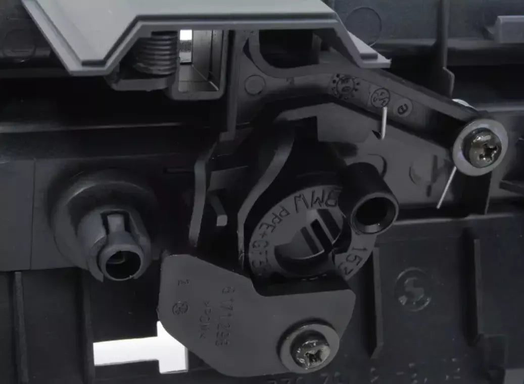 NEW BMW 3 COMPACT E36 UPPER DASH VENT COVER 64228391650 8391650 ORIGINAL