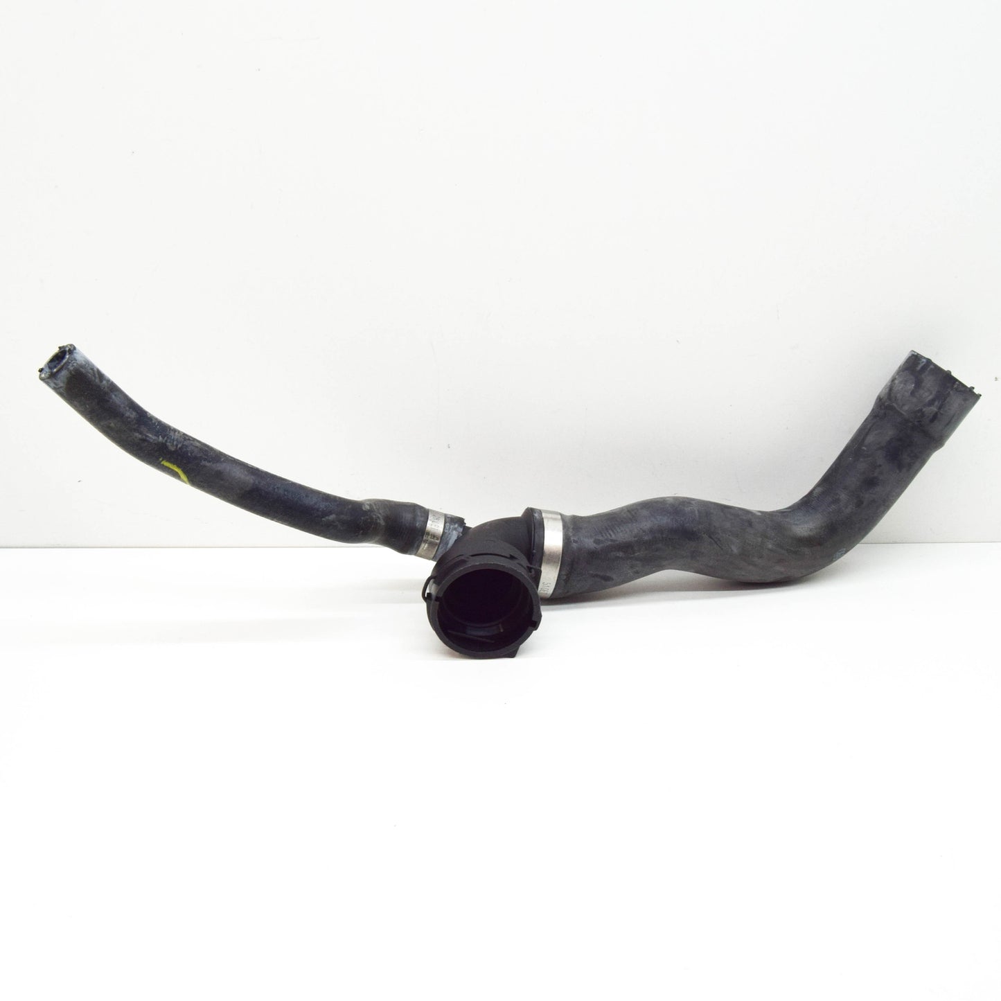 NEW MERCEDES-BENZ CL C215 RADIATOR TOP HOSE A2205013982 ORIGINAL