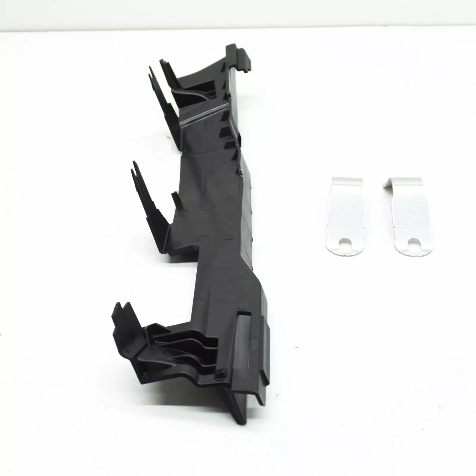 NEW BMW 5 G30 FRONT LEFT HEADLIGHT BRACKET MOUNT 63119879643 9879643 ORIGINAL