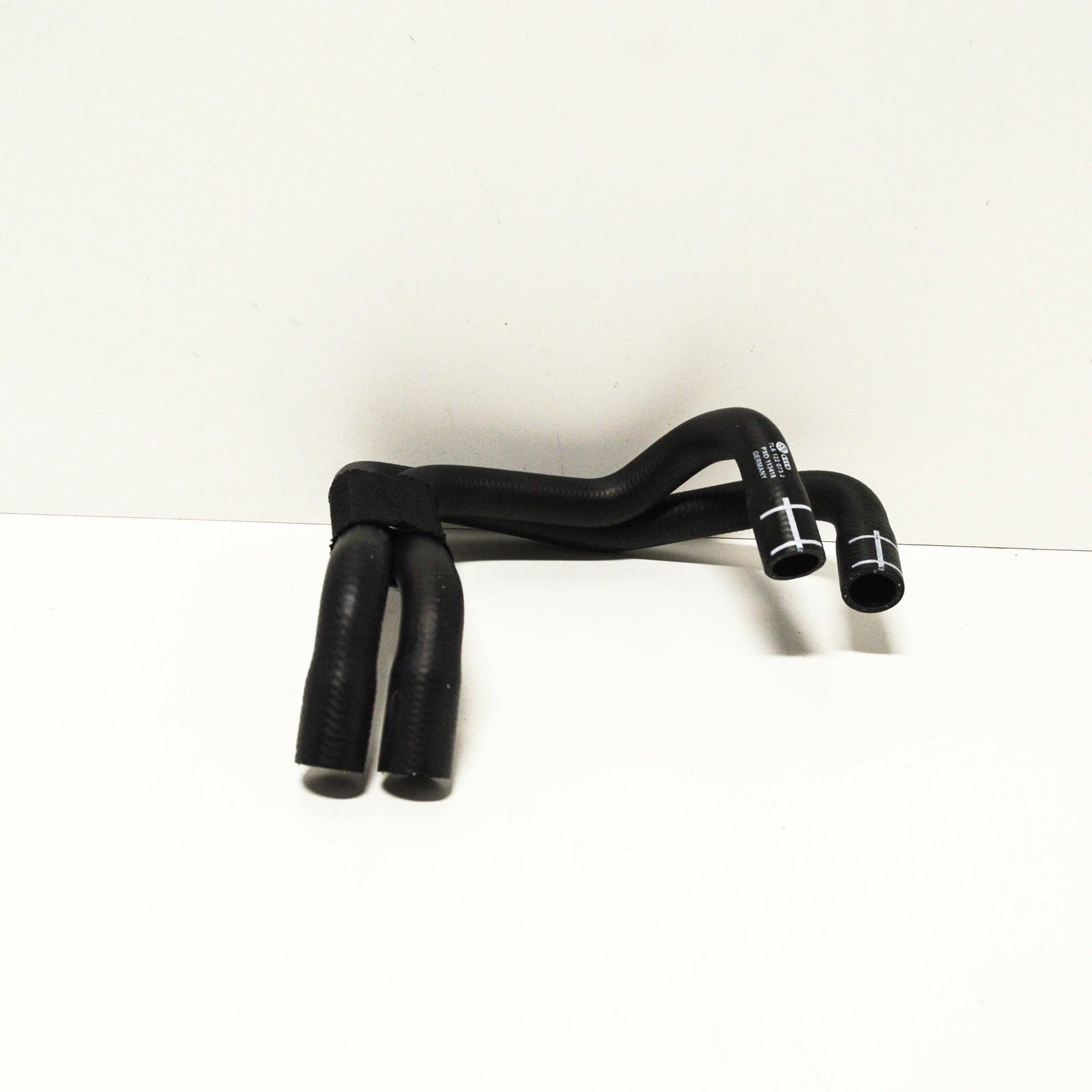 NEW AUDI Q7 4L COOLANT PIPE HOSE 7L6122073J