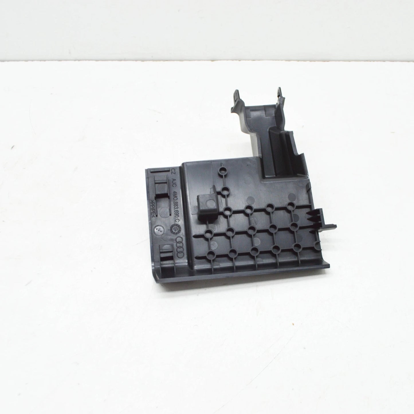 NEW AUDI Q7 4M REAR RIGHT SEAT FRAME INNER FRONT TRIM 4M0883690C4PK ORIGINAL