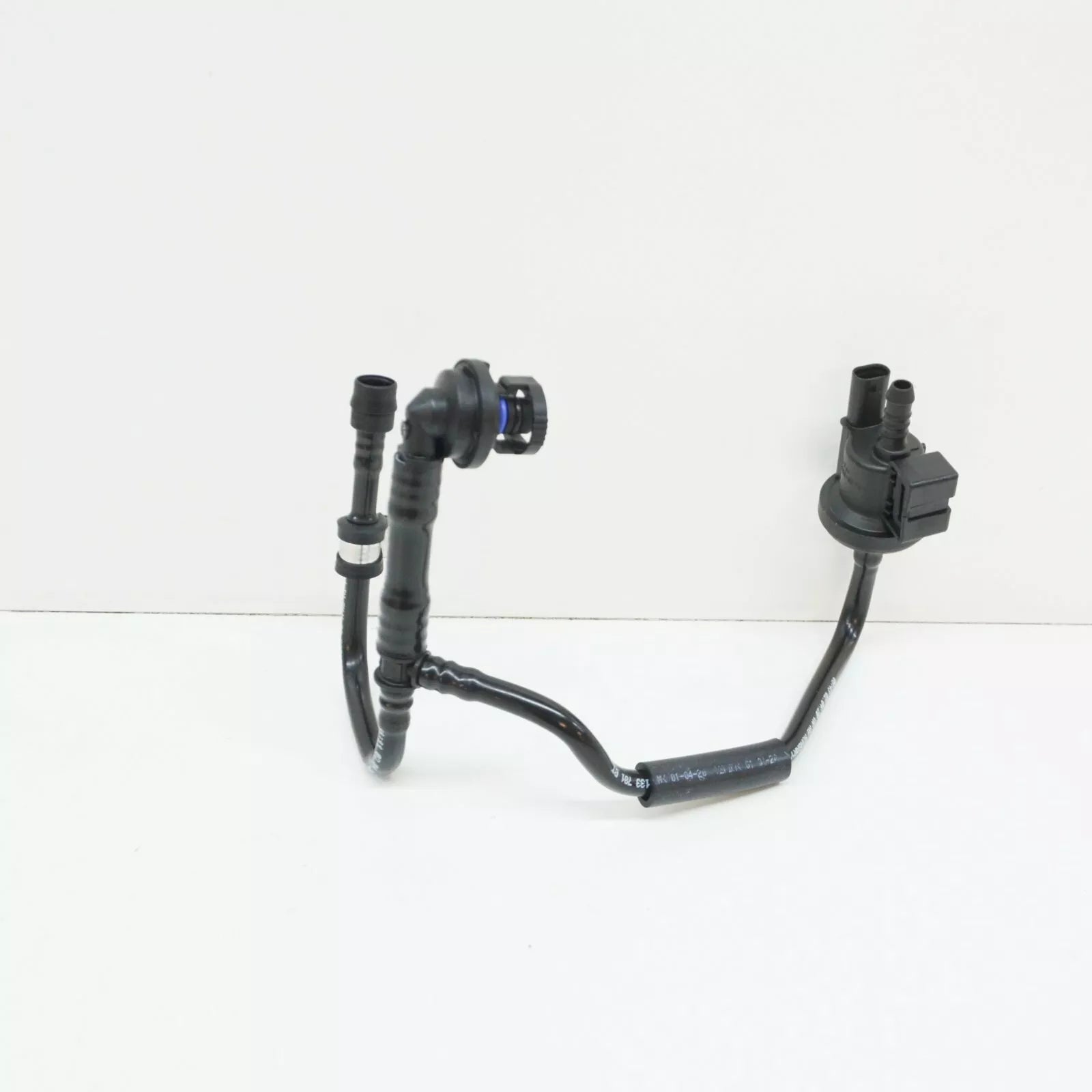 NEW AUDI A3 8P VACUUM SYSTEM CONNECTING PARTS 06J133781BT