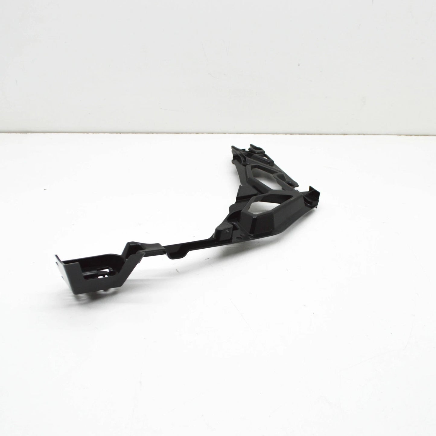 NEW MERCEDES-BENZ CLS C257 LEFT SIDE SKIRT RETAINING TRIM A2576982300 ORIGINAL