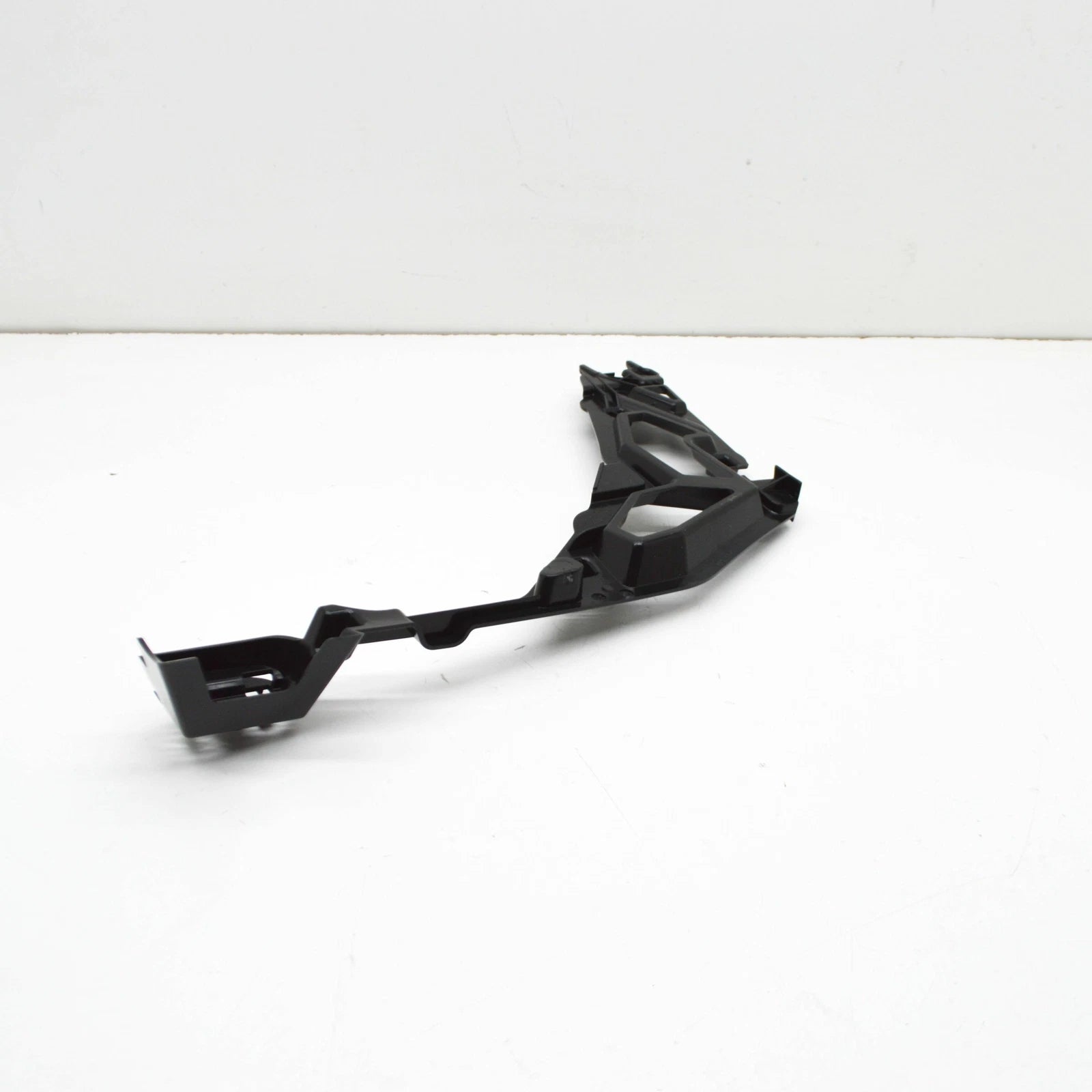 NEW MERCEDES-BENZ CLS C257 LEFT SIDE SKIRT RETAINING TRIM A2576982300 ORIGINAL