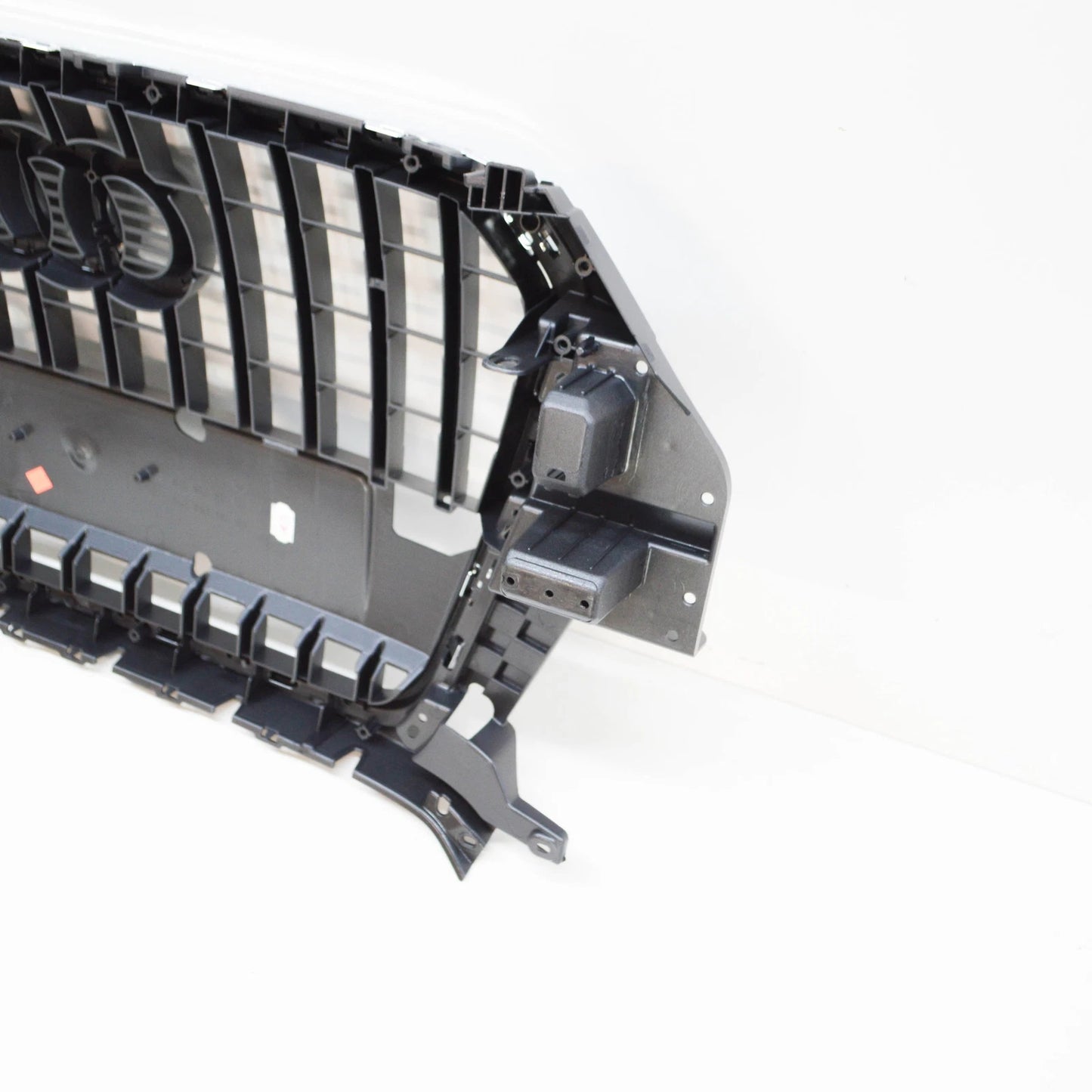 NEW AUDI Q3 8U RADIATOR GRILLE 8U0853651K1QP 8U0853651K 1QP